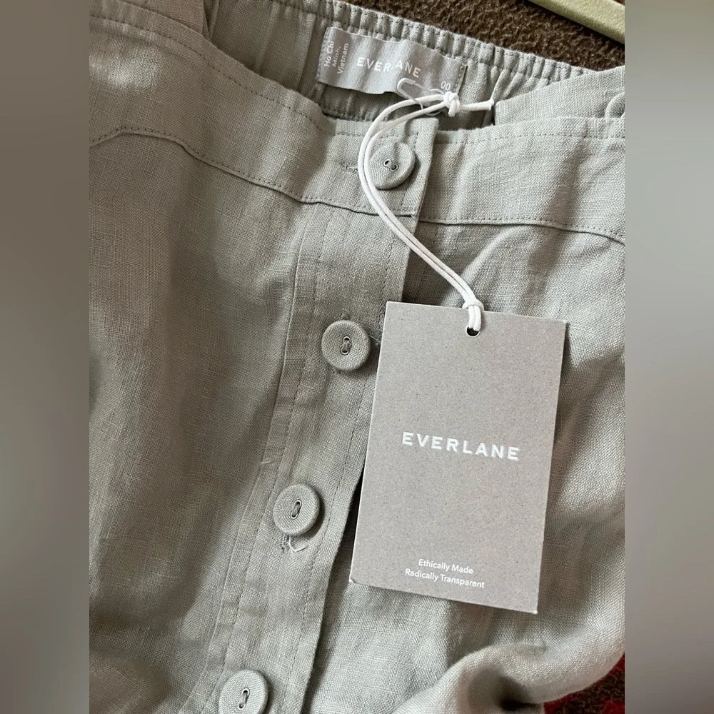Everlane linen picnic jumpsuit in sea grass, like new size 00